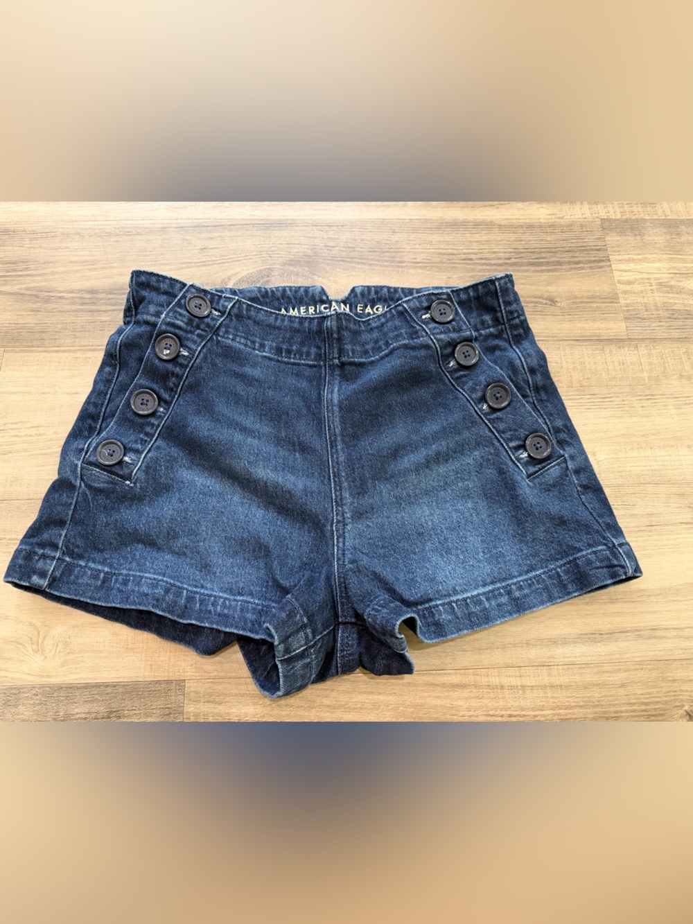 American Eagle High-Waisted Button Front Denim Mom Shorts | Dark Wash | Size 6